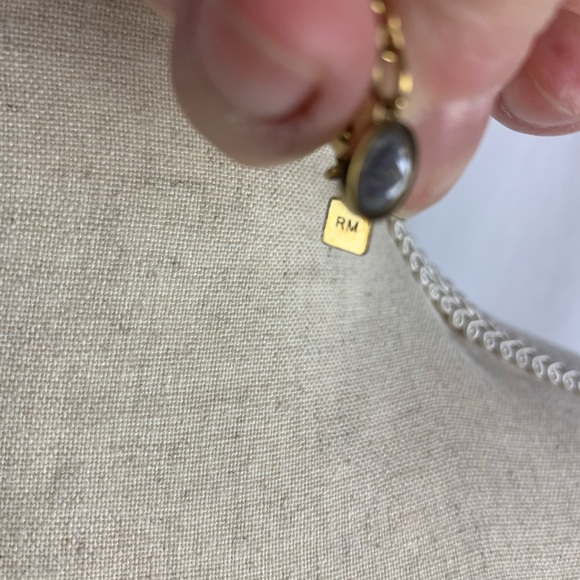 Decorative necklace - Picture 3 of 3